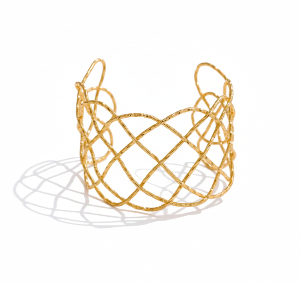 Brazalete Kira dorado entrelazado artesanal hecho a mano Espana Hanalima
